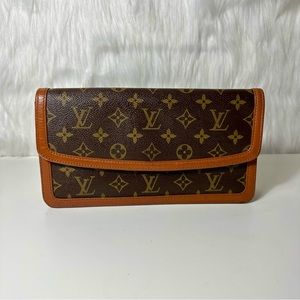 S⭕️LD. Authentic LV Dame Pochette 26